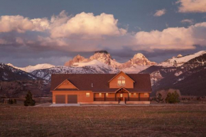 Rustic Retreat in the Heart of the Tetons